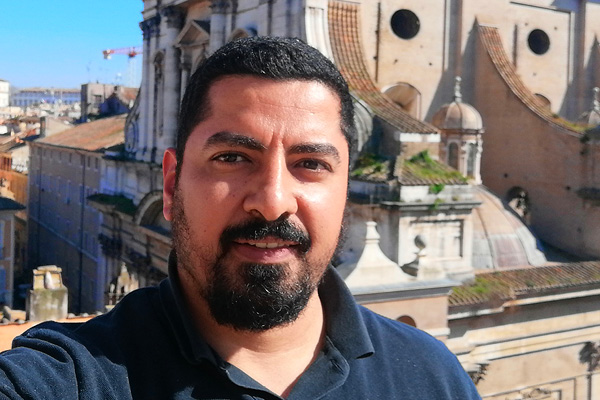 سيمون دويك: الرحلة نحو الشمّاسيّة