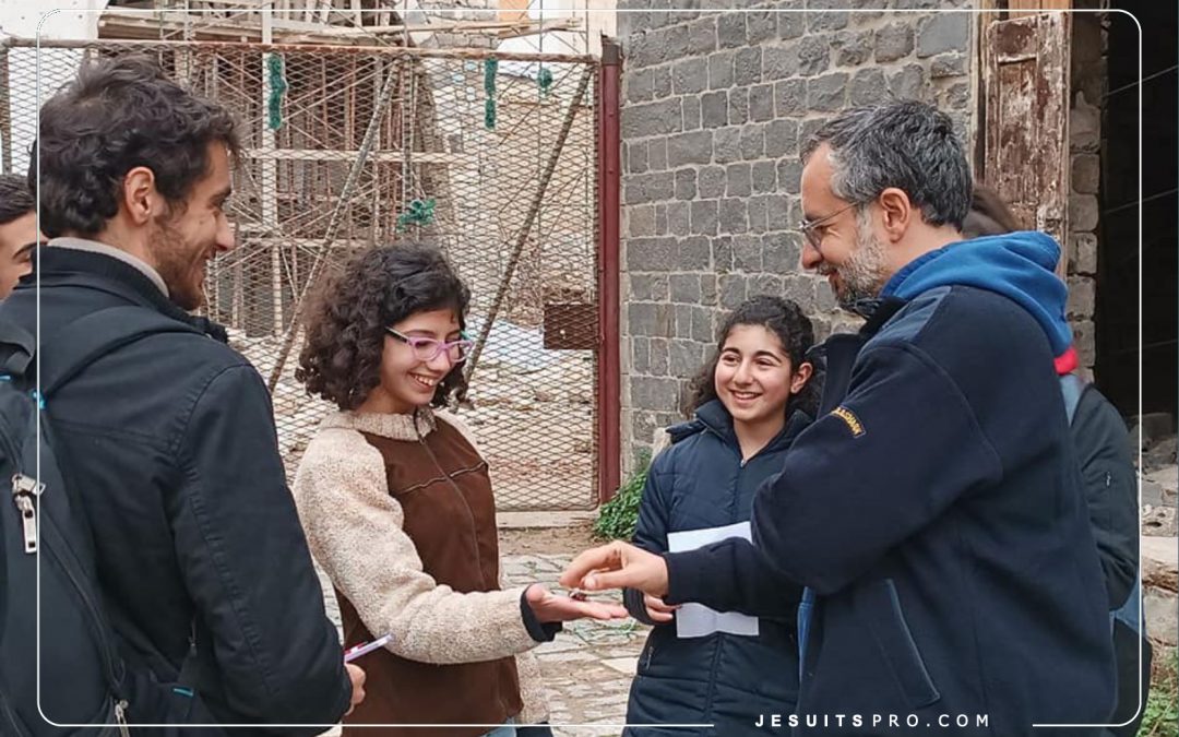 الأب طوني حمصي اليسوعيّ – الخدمة الرعويّة في حمص